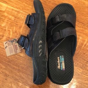 NWT black Skechers sandals